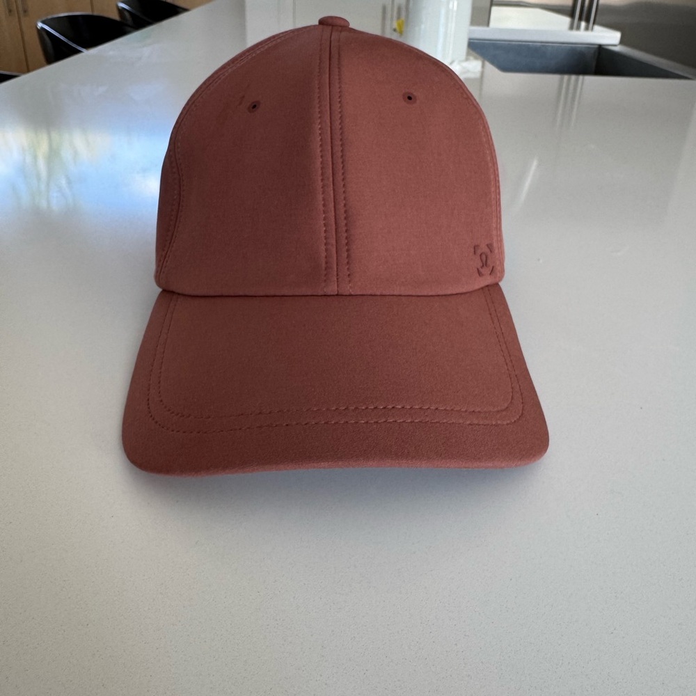 Lululemon Athletica red/brown Cap